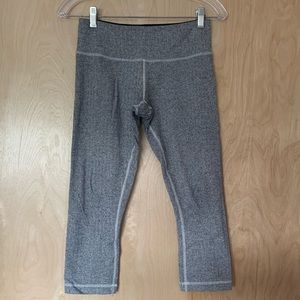 Gray Lululemon Herringbone Crop Tights Size 4